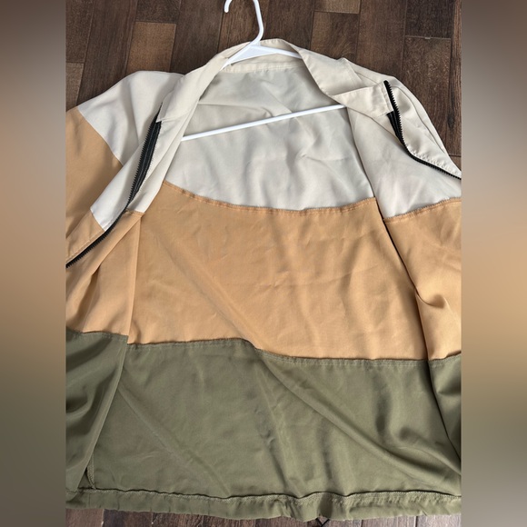 SHEIN Lightweight Casual Zip-up - Picture 10 of 10